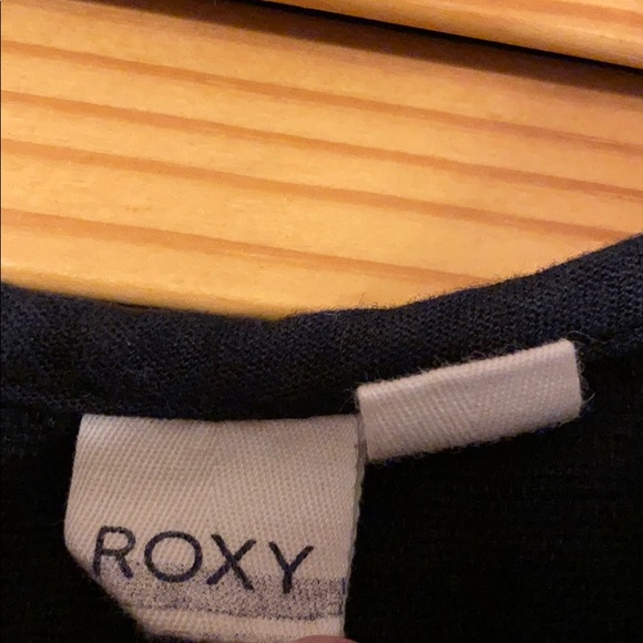 Roxy Razorback Tank!🖤🖤 - Picture 3 of 5